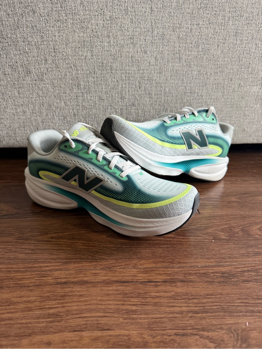 Women’s New Balance Ellipse- Like New